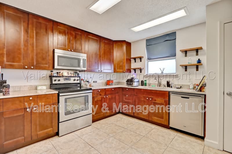 Jacksonville House: 5286 Julington Creek Road