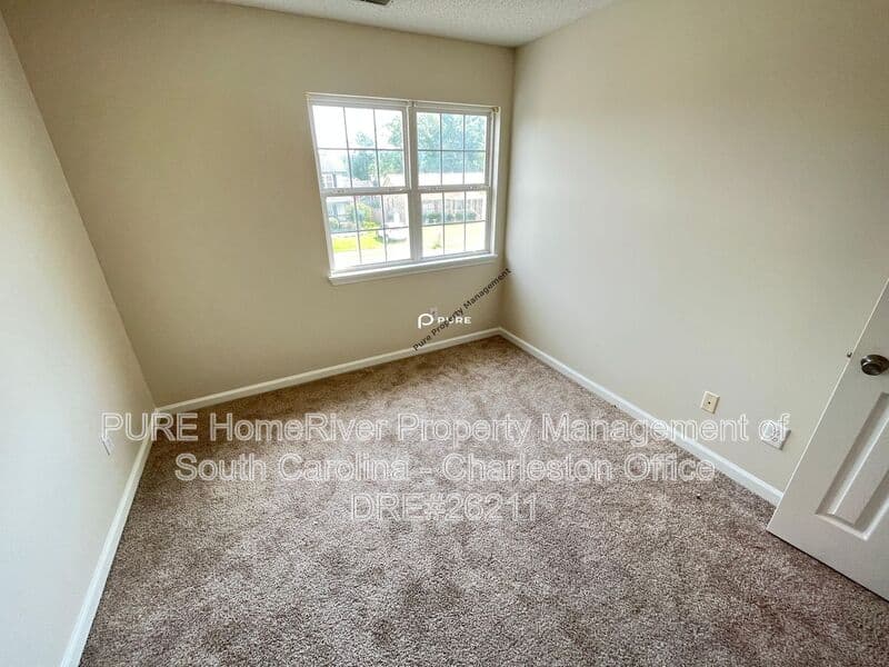 Ladson House: 180 Ponderosa Dr