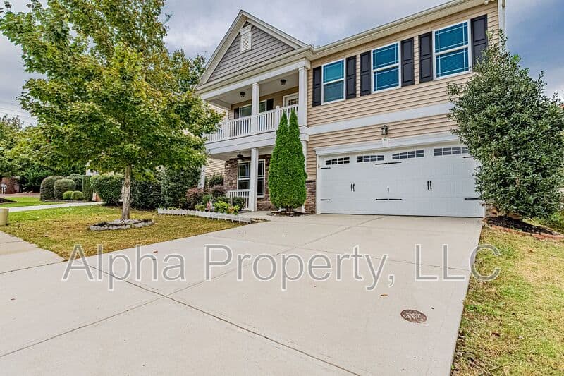 Greer House: 3 Keelin Ln
