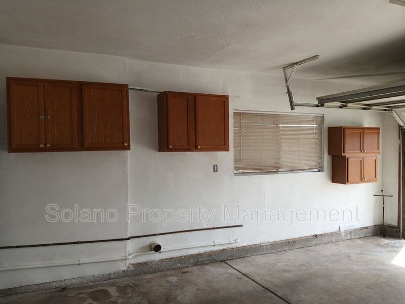Vallejo House: 400 Mokelumne Drive