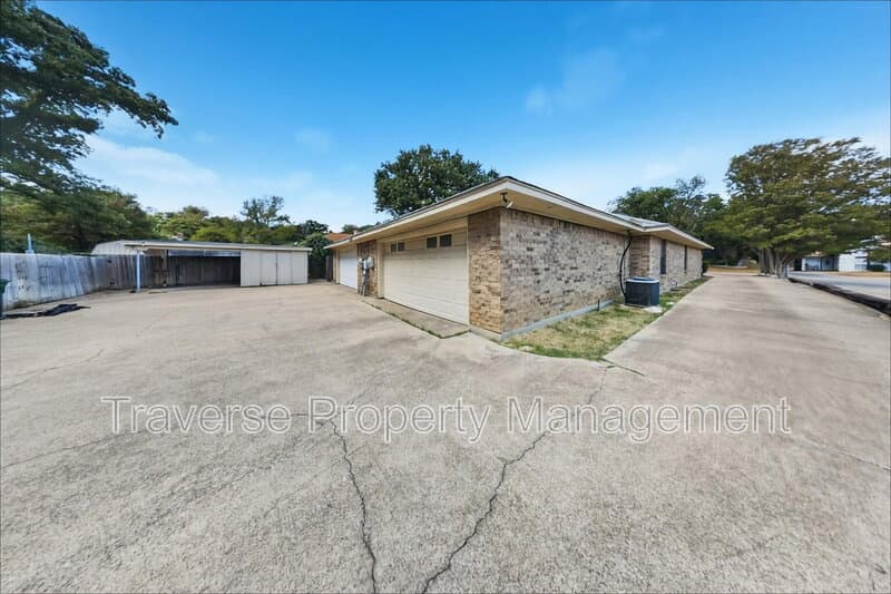 Fort Worth Condo: 7806 Laver Ct