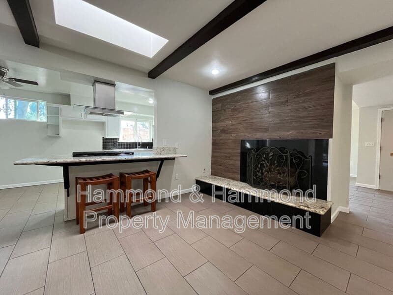 Granada Hills House: 16751 San Fernando Mission Blvd.