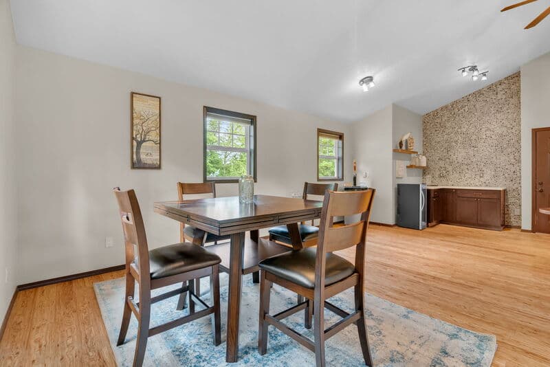 Portland House: 9255 Southwest Boones Ferry Road
