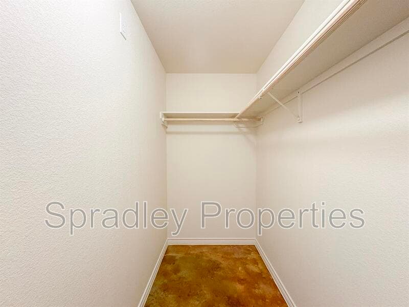 Belton Condo: 1040B Mason Dr