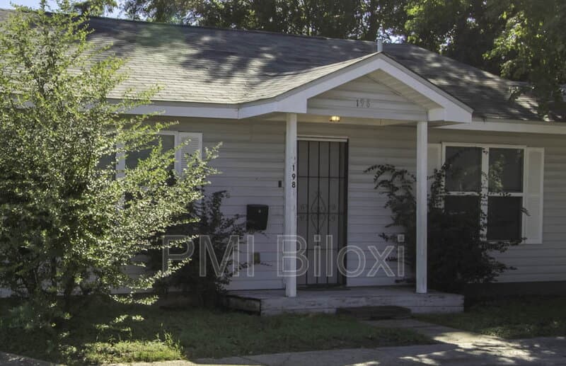Biloxi House: 198 Keller Avenue