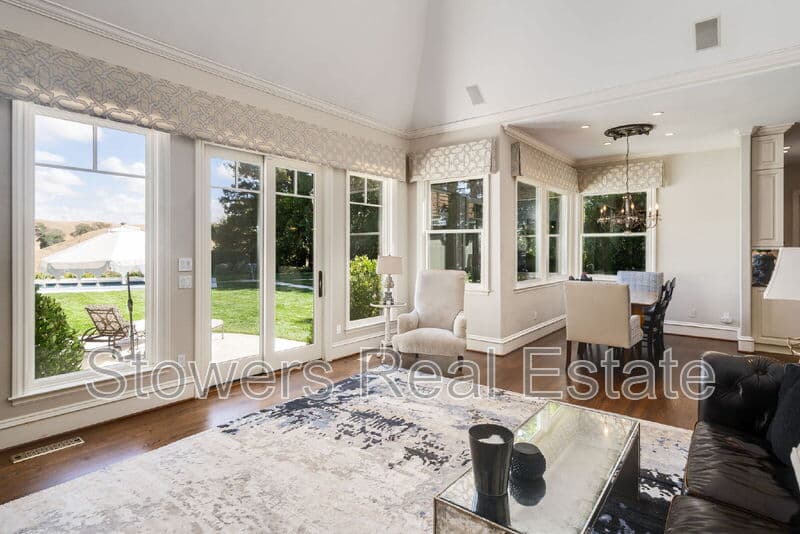 Danville House: 4482 Deer Ridge Rd