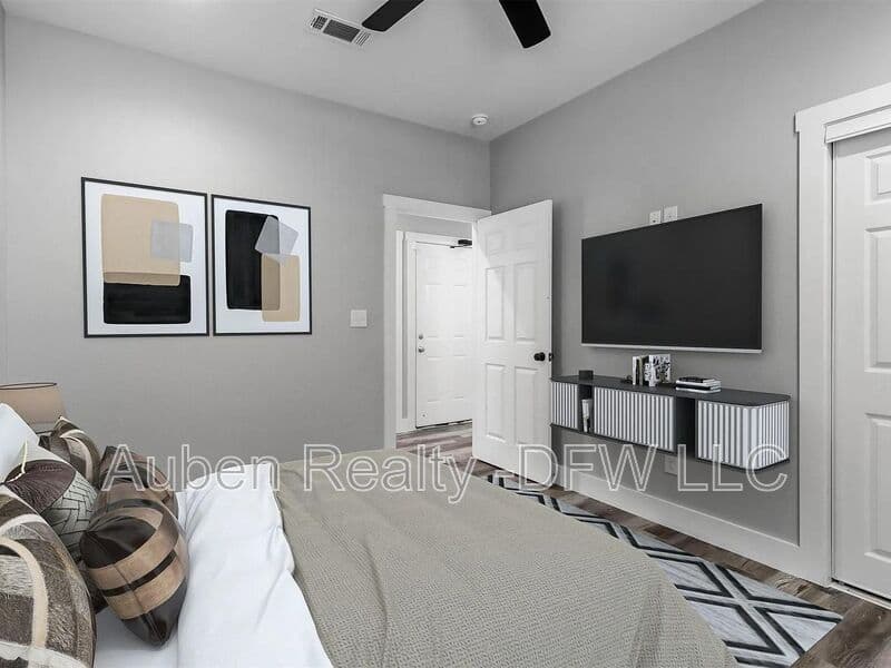 Denison House: 1104 W Elm Street