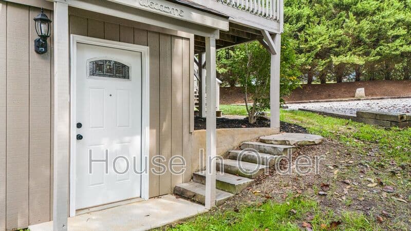 Fletcher House: 38 Acorn Lane