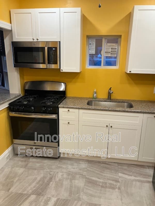 Philadelphia House: 6115 Lansdowne Avenue