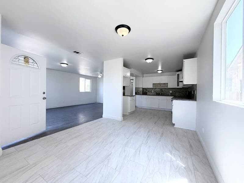 Los Angeles Condo: 1440 East 42nd Street