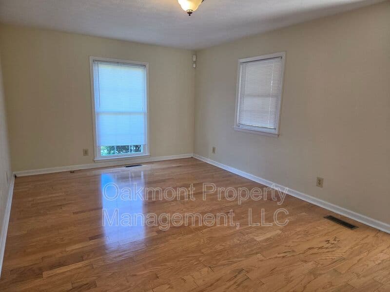 Fayetteville House: 7535 Hargrove Ct