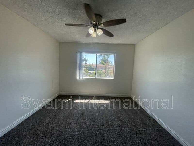 Inglewood Condo: 947 Myrtle Avenue