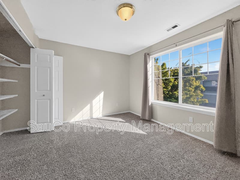 Hillsboro House: 255 Northeast 74th Avenue