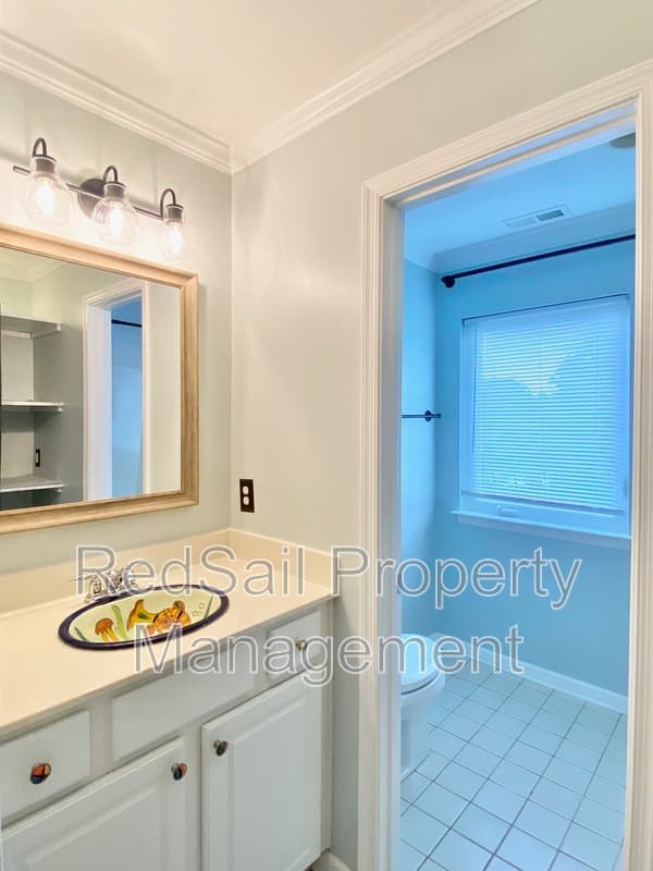 Poquoson House: 256R Hunts Neck Rd