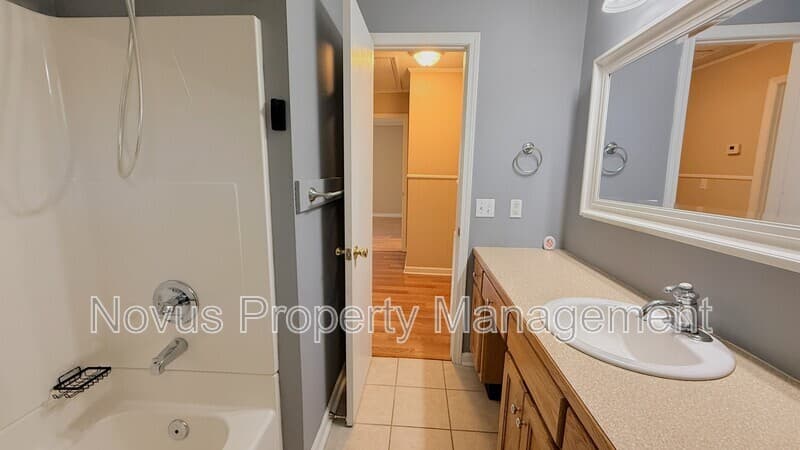 Bremen House: 608 S Pecan Street