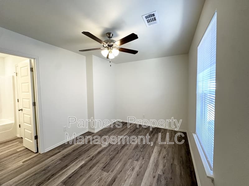 Fayetteville Condo: 821 South Benchmark Lane - 2