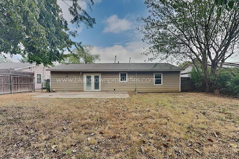 Euless House: 805 Aransas Drive