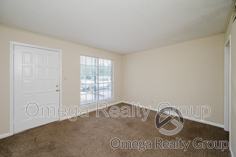 Leeds Condo: 8010 4th Ave