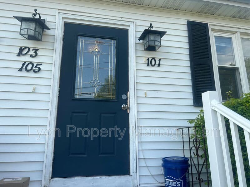 Johnston House: 101 Enfield St