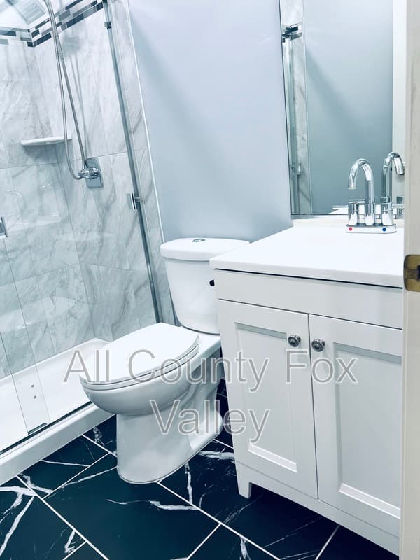 Algonquin Townhome: 300 Emerald Lane