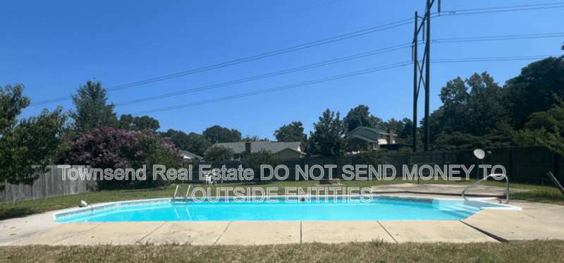 Fayetteville House: 6149 Lakeway Dr.
