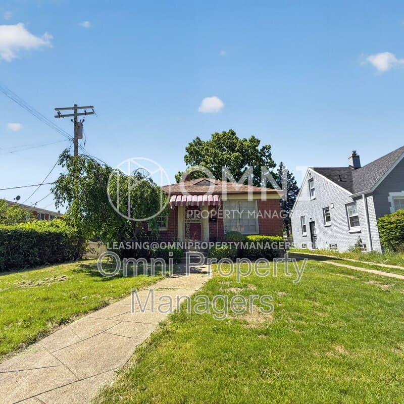 Detroit House: 11529 Roxbury St