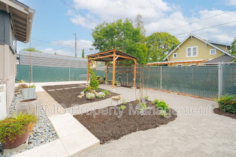 Vancouver House: 513 West Fourth Plain Boulevard