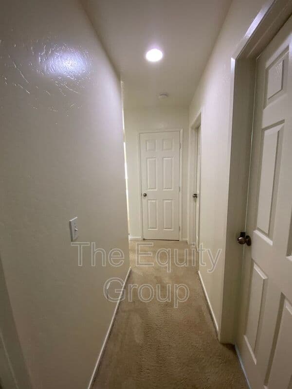 Visalia House: 1025 West Reese Ct
