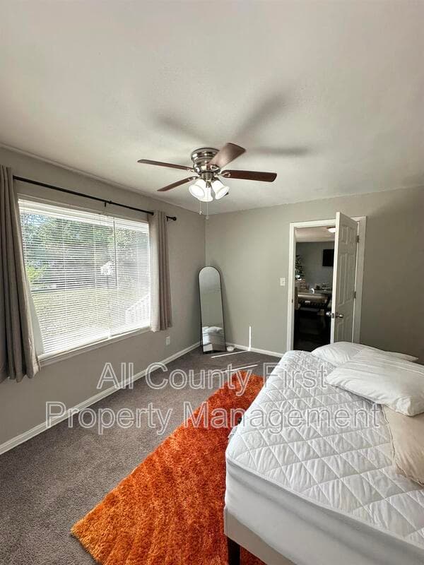 Decatur House: 1384 Peachcrest Rd,