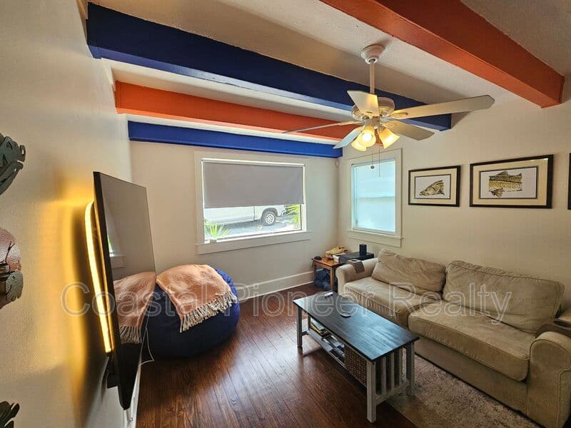 Tampa House: 7301 N 13th St