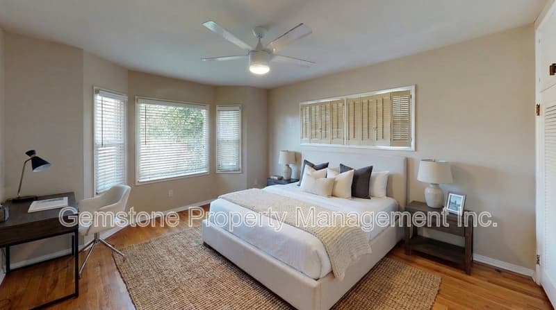 San Diego House: 4947 63rd St