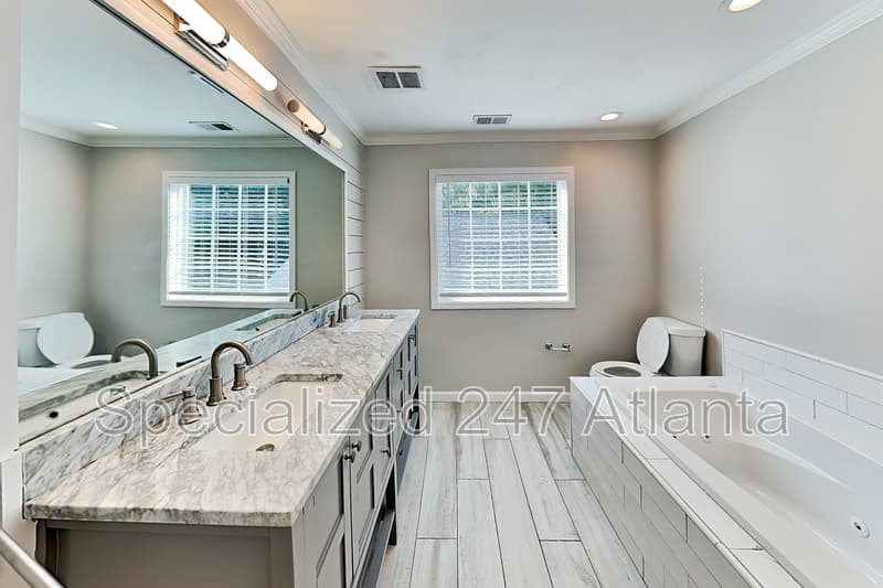 Atlanta House: 54 Hatcher Ave SW