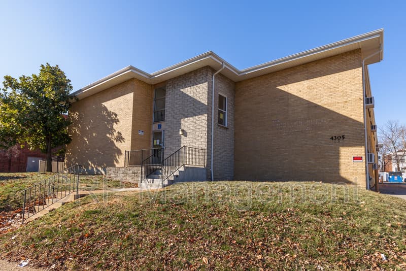 St Louis Apartment: 4305 Virginia Ave