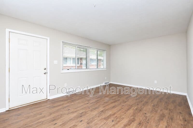 Des Moines House: 3426 SW 8th Street