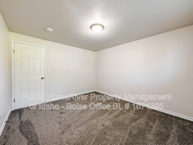 Caldwell Condo: 104 N Homedale Ave