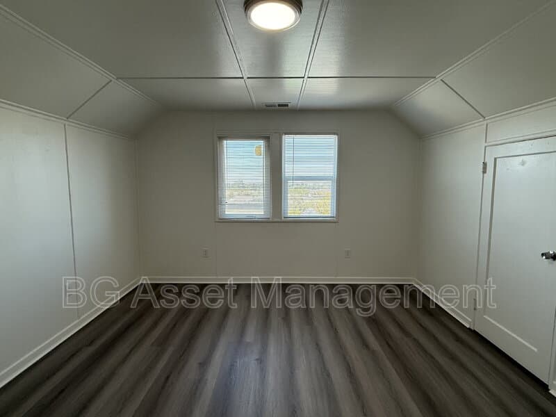 Oakland Condo: 7878 Ney Avenue