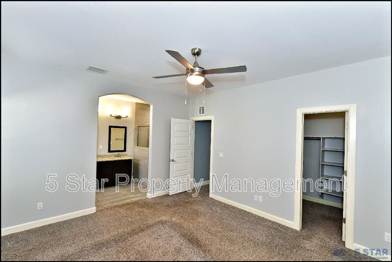 El Paso House: 14972 Louis Baudoin !!