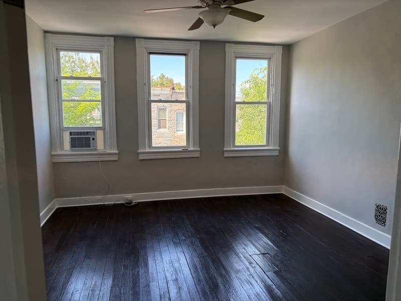 Baltimore House: 250X W Fayette St