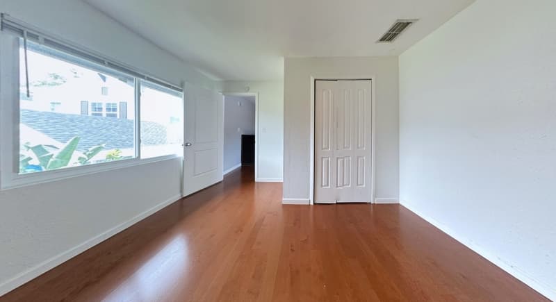 St. Petersburg House: 4367 19th Street North