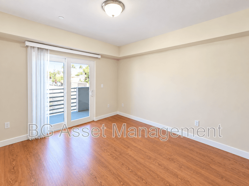 Oakland Condo: 1459 MacArthur Blvd
