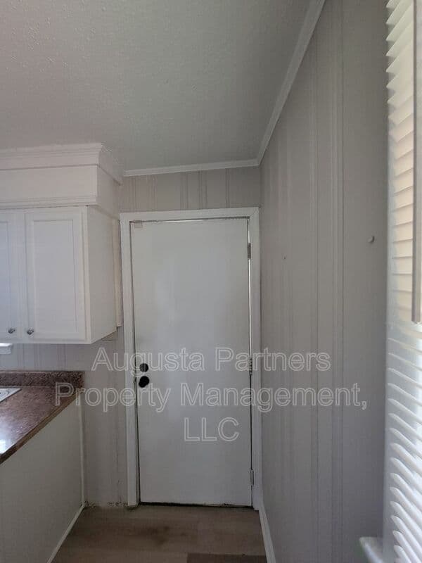 Augusta House: 2111 Dyer Street