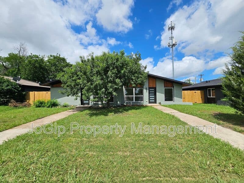 Plano Condo: 1725 R Avenue