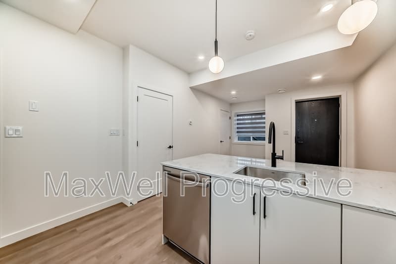 Edmonton Townhome: 15720 103 Ave