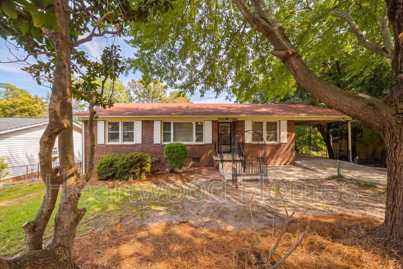 Columbia Condo: 1911 Cermack St