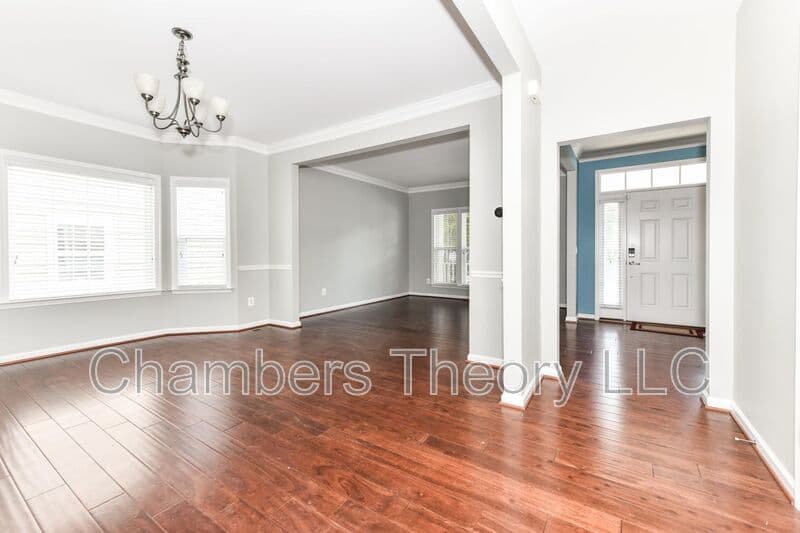 Ashburn House: 21026 Potomac Trail Cir