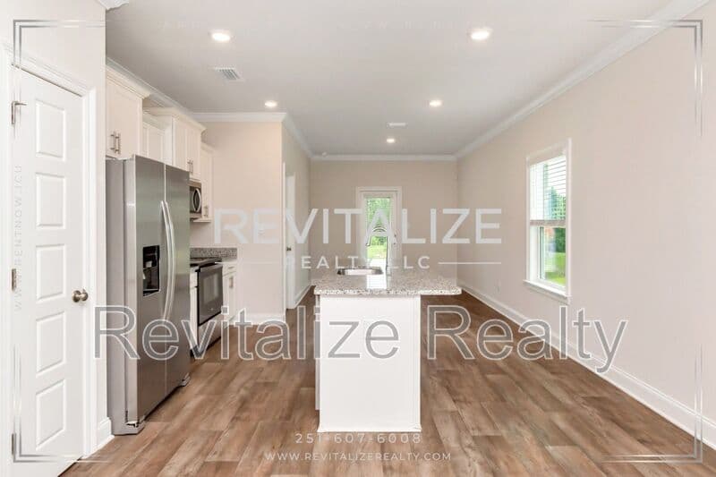 Daphne House: 11253 Cloister Drive