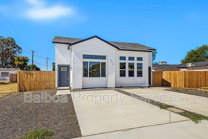 Buckeye Condo: 212 2nd Ave E