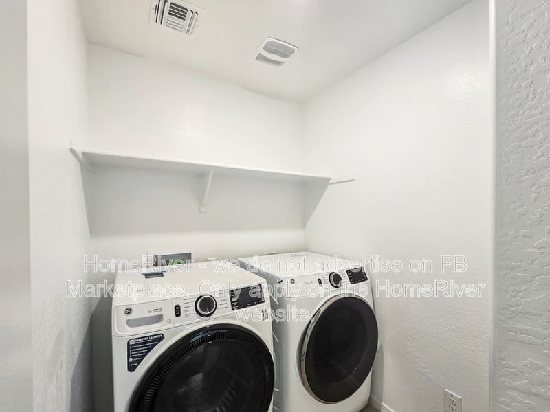 Surprise House: 14119 W Bronco Trl