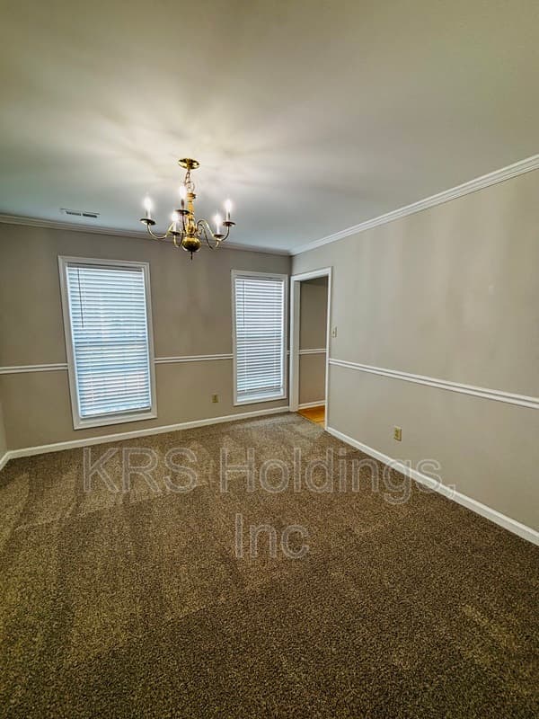 Chester House: 15012 Pine Vista Ln