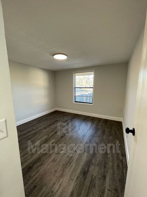Eustis Condo: 611 Mount Homer Rd